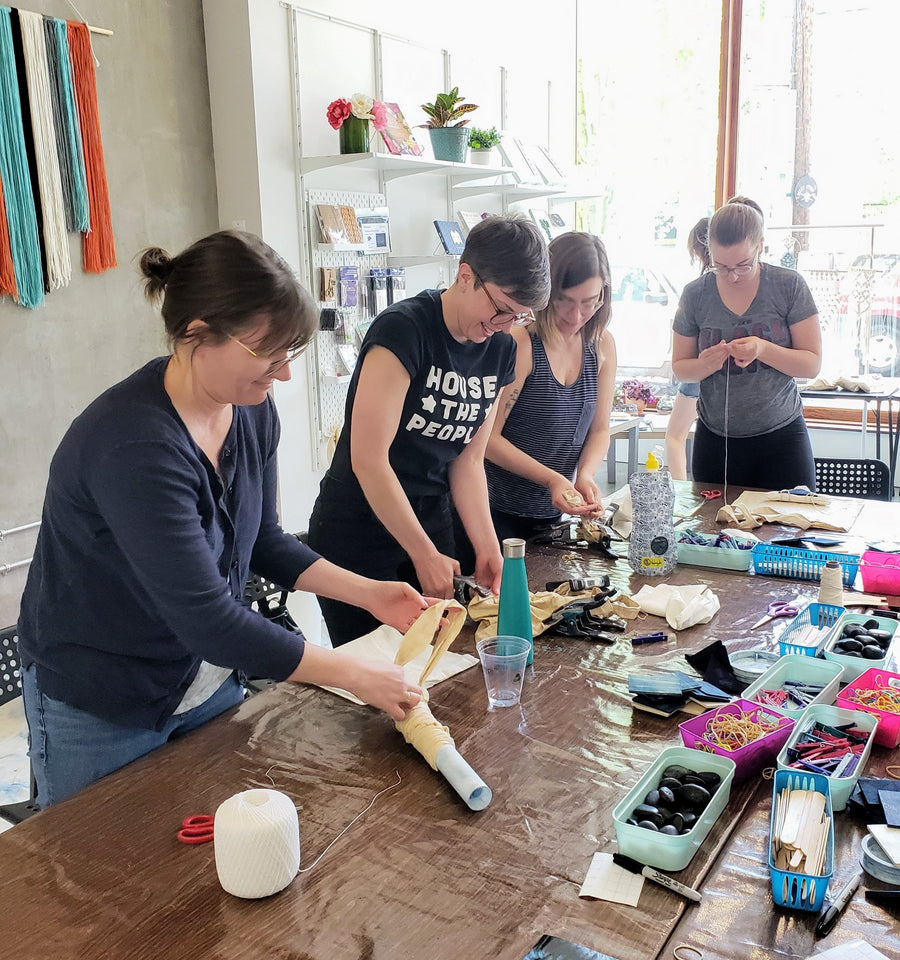 learn how to tie dye shibori fabric dyeing