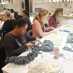chunky yarn knitting pillow class