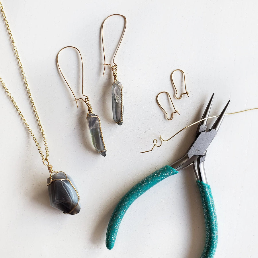 Wire wrapped outlet stone jewelry